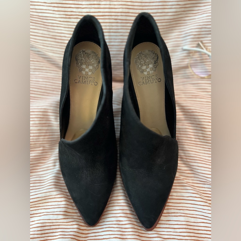 Vince Camuto Bootie Cutouts - Barely Worn, Genuin… - image 3